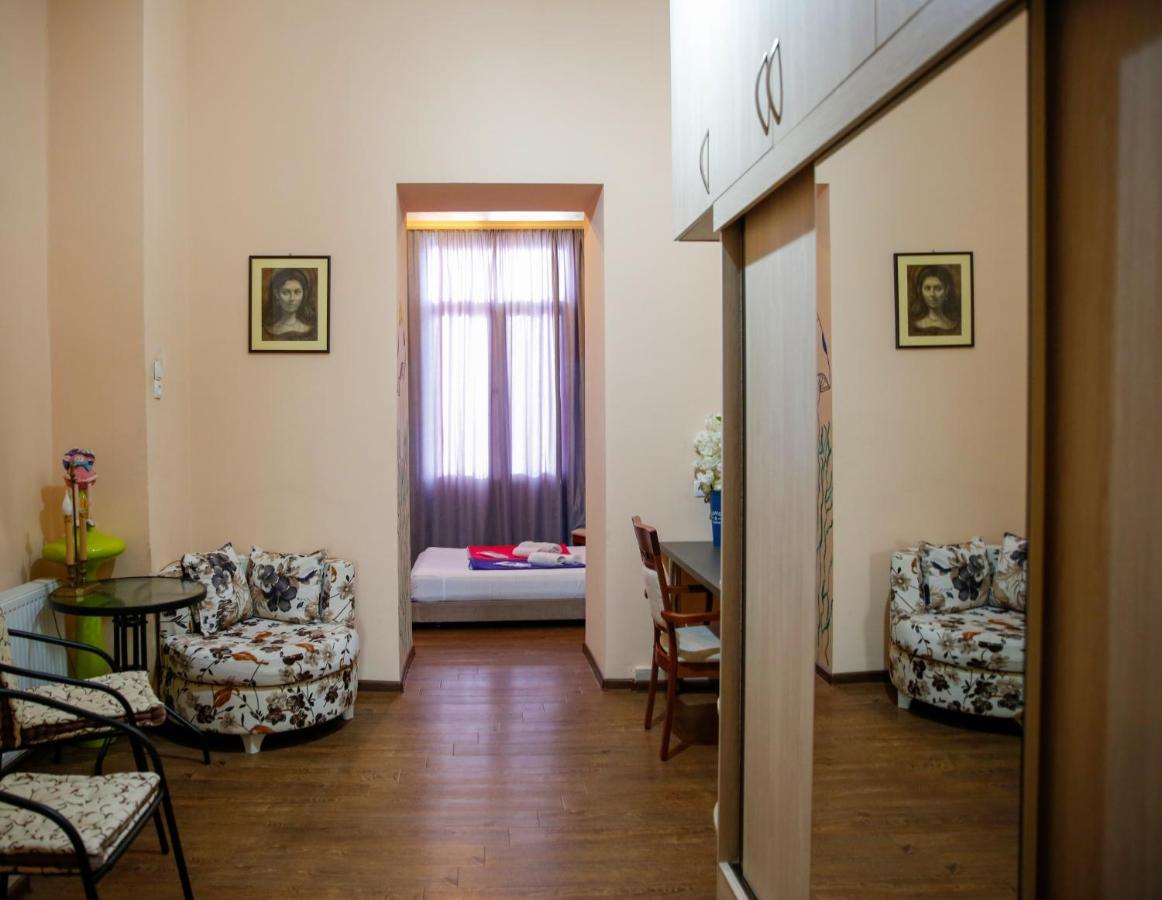 Apartment On Chubinashvili 30 Tbilisi Ngoại thất bức ảnh